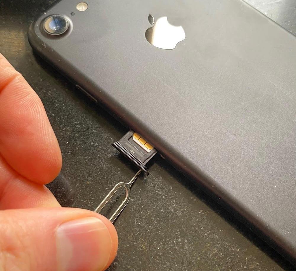 remove iphone sim card with pin